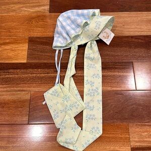 Busy Bee Smocks adjustable bonnet, NWT 24 months